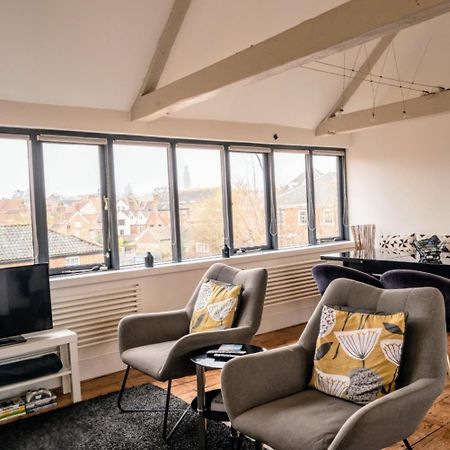 Contractor And Family Friendly Grade II Townhouse- 3 Bedrooms- Free Parking نورويش المظهر الخارجي الصورة